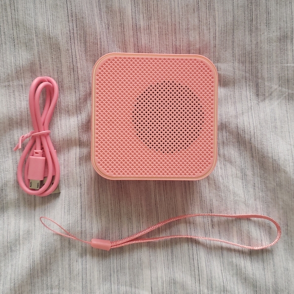 Sonix Bluetooth portable speaker - Picture 2 of 5